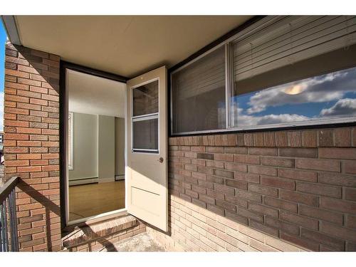 402-1123 13 Avenue Sw, Calgary, AB - Outdoor With Exterior