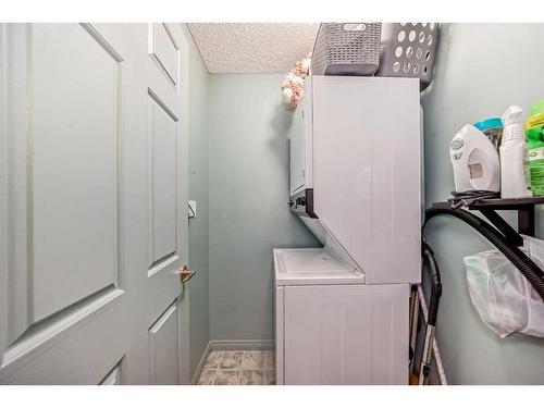 204-2212 34 Avenue Sw, Calgary, AB - Indoor Photo Showing Laundry Room