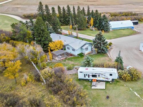 193050 Range Road 252, Herronton, AB - Indoor Photo Showing Living Room With Fireplace