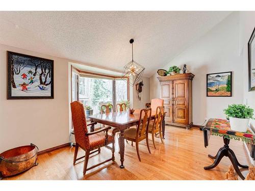324 Coach Grove Place Sw, Calgary, AB - Indoor Photo Showing Dining Room