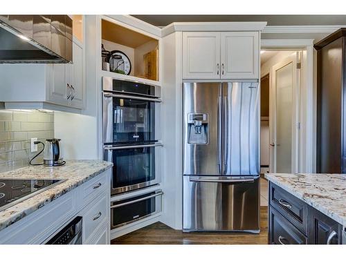 544 Evergreen Circle Sw, Calgary, AB - Indoor Photo Showing Kitchen With Stainless Steel Kitchen With Upgraded Kitchen