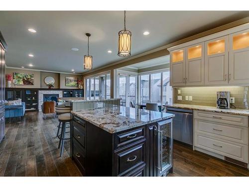 544 Evergreen Circle Sw, Calgary, AB - Indoor Photo Showing Kitchen With Upgraded Kitchen
