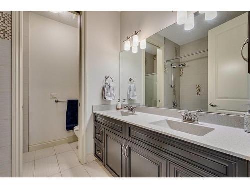 544 Evergreen Circle Sw, Calgary, AB - Indoor Photo Showing Bathroom