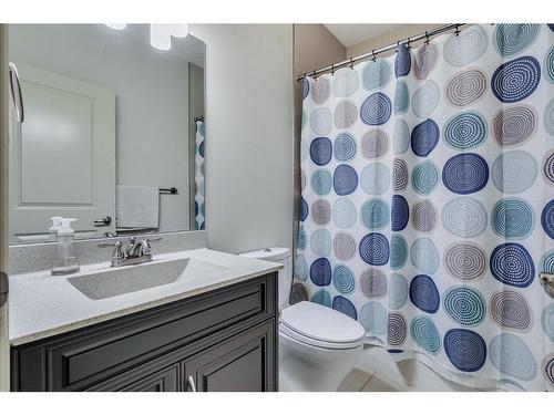 544 Evergreen Circle Sw, Calgary, AB - Indoor Photo Showing Bathroom
