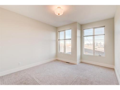 1206 26 Street Sw, Calgary, AB - Indoor Photo Showing Other Room