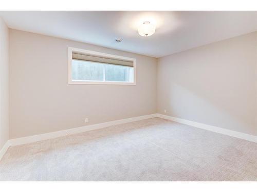 1206 26 Street Sw, Calgary, AB - Indoor Photo Showing Other Room