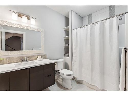 132 Fortress Bay Sw, Calgary, AB - Indoor Photo Showing Bathroom
