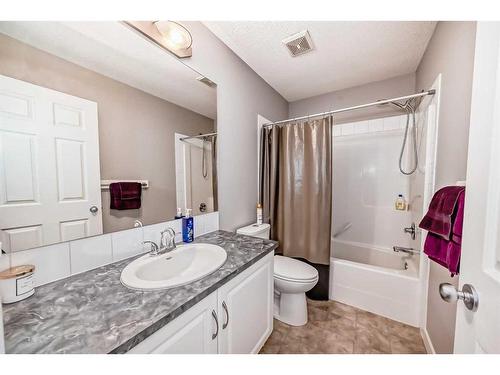 131 Cimarron Grove Circle, Okotoks, AB - Indoor Photo Showing Bathroom