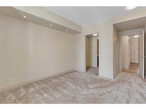 614-8710 Horton Road Sw, Calgary, AB - Indoor Photo Showing Other Room