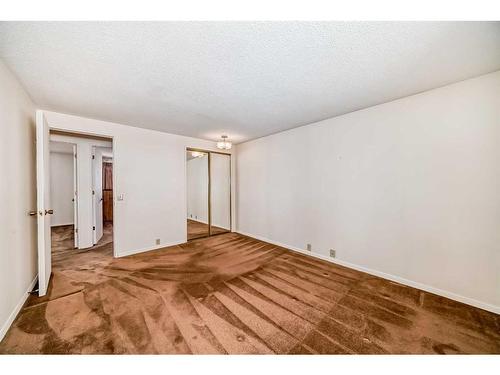 436 Dalmeny Hill Nw, Calgary, AB - Indoor Photo Showing Other Room