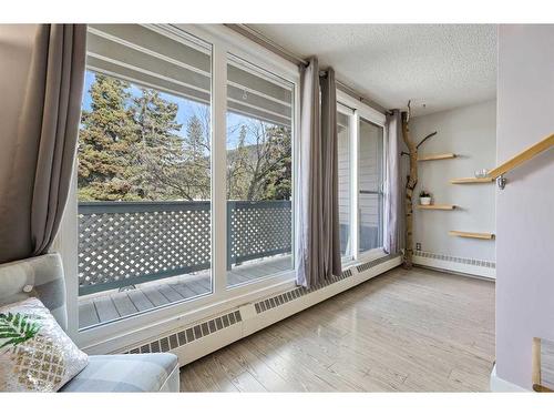 213-414 Squirrel Street, Banff, AB -  Photo Showing Other Room