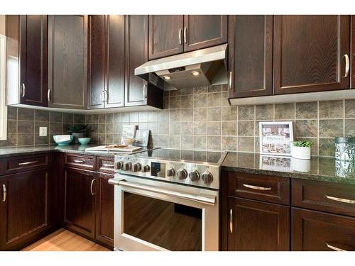 11 Lakes Estates Circle, Strathmore, AB - Indoor Photo Showing Kitchen