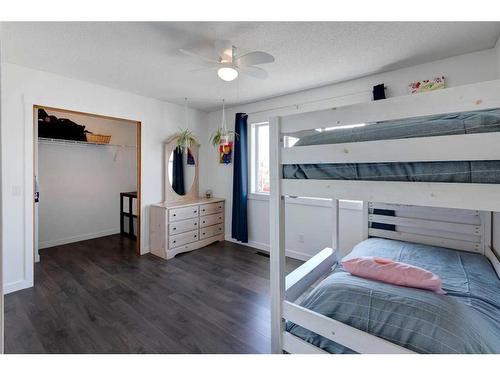 96 Tuscany Hills Circle Nw, Calgary, AB - Indoor Photo Showing Bedroom