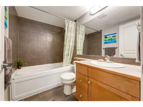 103-30 Cranfield Link Se, Calgary, AB - Indoor Photo Showing Bathroom