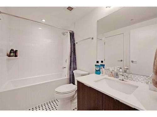2804-930 6 Avenue Sw, Calgary, AB - Indoor Photo Showing Bathroom
