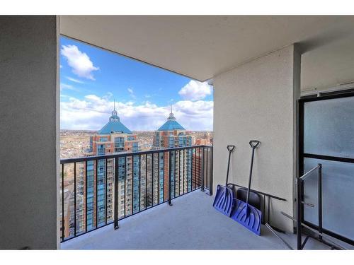 2804-930 6 Avenue Sw, Calgary, AB - Outdoor With Balcony With Exterior