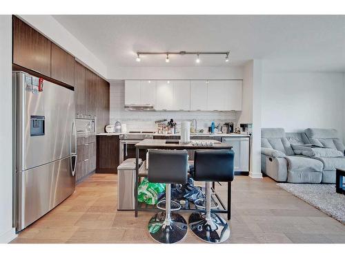 2804-930 6 Avenue Sw, Calgary, AB - Indoor Photo Showing Kitchen With Upgraded Kitchen