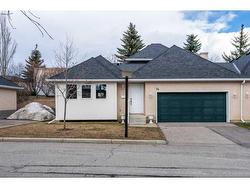 34 Candle Terrace SW Calgary, AB T2W 6G7
