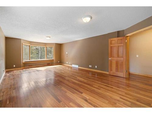 64 Mountain Lion Place, Bragg Creek, AB - Indoor Photo Showing Other Room