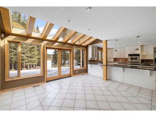 64 Mountain Lion Place, Bragg Creek, AB - Indoor