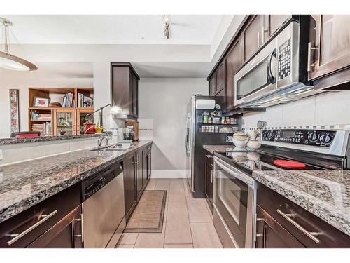 308-518 33 Street Nw, Calgary, AB - Indoor Photo Showing Kitchen