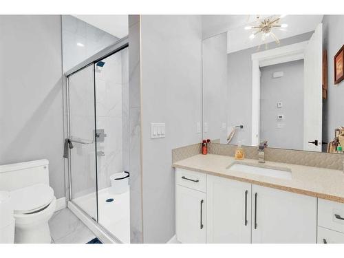 247 Kinniburgh Place, Chestermere, AB - Indoor Photo Showing Bathroom