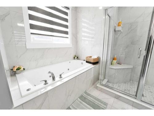 247 Kinniburgh Place, Chestermere, AB - Indoor Photo Showing Bathroom