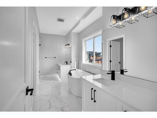 213 South Shore View, Chestermere, AB - Indoor Photo Showing Bathroom