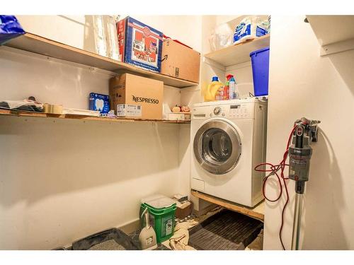 506-1011 12 Avenue Sw, Calgary, AB - Indoor Photo Showing Laundry Room
