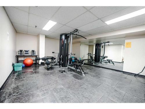 506-1011 12 Avenue Sw, Calgary, AB - Indoor Photo Showing Gym Room