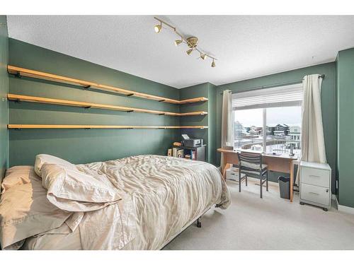 13 Sherwood Lane Nw, Calgary, AB - Indoor Photo Showing Bedroom