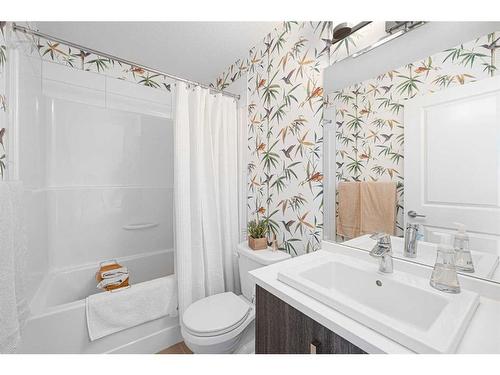 13 Sherwood Lane Nw, Calgary, AB - Indoor Photo Showing Bathroom