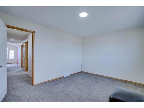 117 Coral Springs Mews Ne, Calgary, AB - Indoor Photo Showing Other Room