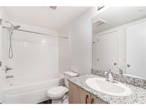2308-4641 128 Avenue Ne, Calgary, AB - Indoor Photo Showing Bathroom