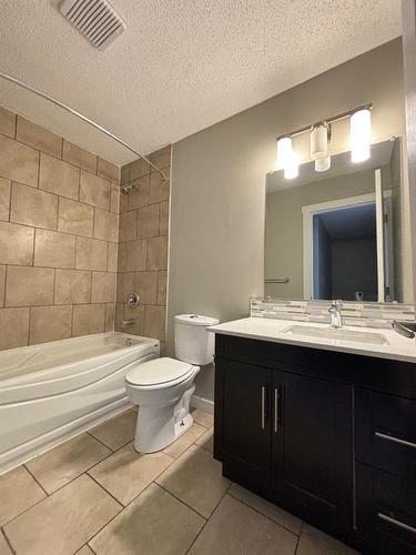 151-7172 Coach Hill Road Sw, Calgary, AB - Indoor Photo Showing Bathroom