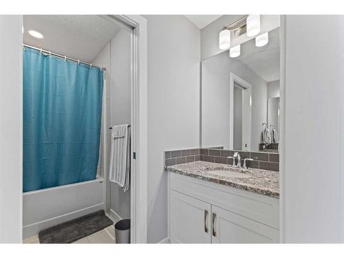 24 Mount Rae Terrace, Okotoks, AB - Indoor Photo Showing Bathroom