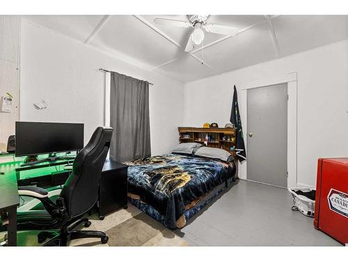 4726 47 Street, Olds, AB - Indoor Photo Showing Bedroom
