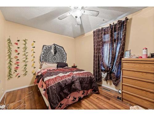 4726 47 Street, Olds, AB - Indoor Photo Showing Bedroom