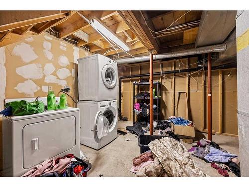 4726 47 Street, Olds, AB - Indoor Photo Showing Laundry Room
