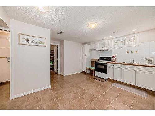 3405A 2 Street Nw, Calgary, AB - Indoor Photo Showing Laundry Room