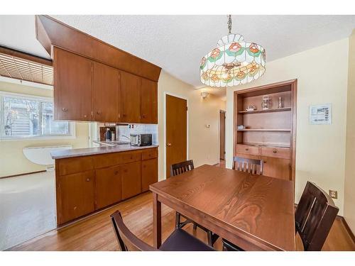 3405A 2 Street Nw, Calgary, AB - Indoor Photo Showing Kitchen