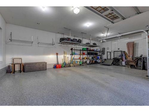 60 Cranbrook Landing Se, Calgary, AB - Indoor Photo Showing Garage