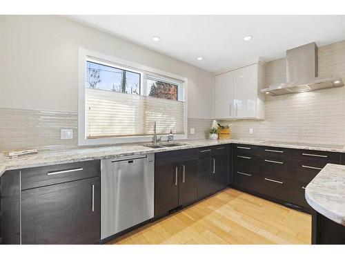 414 Wildwood Drive Sw, Calgary, AB - Indoor Photo Showing Kitchen With Upgraded Kitchen