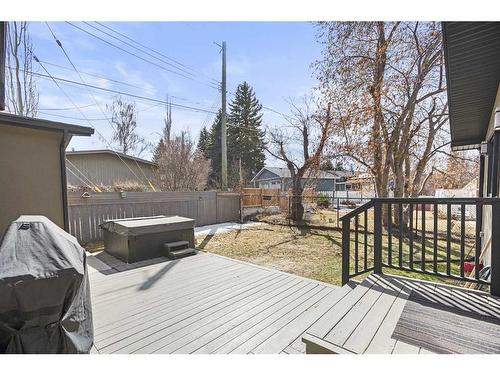 414 Wildwood Drive Sw, Calgary, AB - Outdoor With Deck Patio Veranda With Exterior
