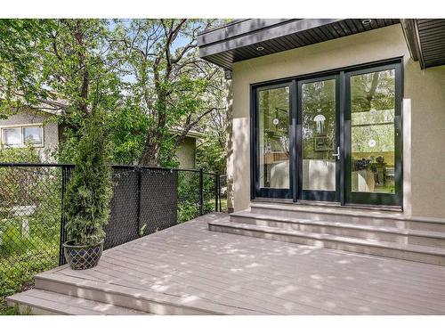 414 Wildwood Drive Sw, Calgary, AB - Outdoor With Deck Patio Veranda With Backyard With Exterior