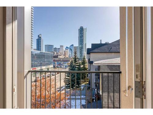 303-1108 15 Street Sw, Calgary, AB - Outdoor With Balcony