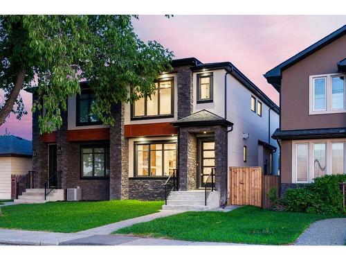 1131 Renfrew Drive Ne, Calgary, AB - Outdoor With Facade