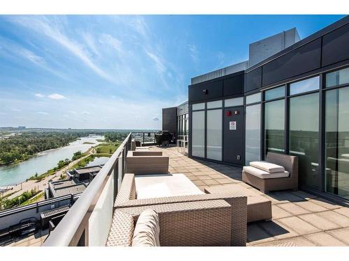 507-550 Riverfront Avenue Se, Calgary, AB - Outdoor With Exterior