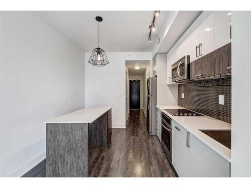 507-550 Riverfront Avenue Se, Calgary, AB - Indoor Photo Showing Kitchen With Upgraded Kitchen