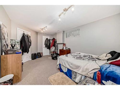 9 Westlake Circle, Strathmore, AB - Indoor Photo Showing Bedroom
